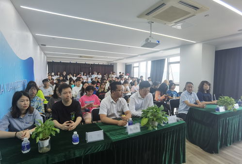 文化與藝術(shù)傳媒 文化與藝術(shù)傳媒學(xué)院環(huán)境設(shè)計(jì)專業(yè) 開展社會(huì)實(shí)踐活動(dòng)